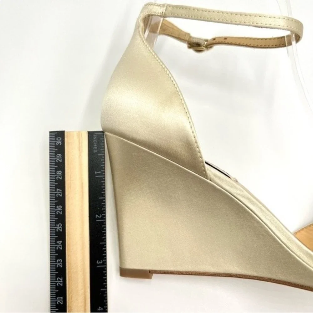 Badgley Mischka Size‎ 6 Aliyah Ivory Satin Jeweled Wedge Sandals Shoes Heels